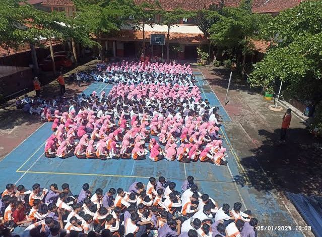 SMP N 1 Tembarak Ikut Berpartisipasi dalam kegiatan Gerakan Pungut